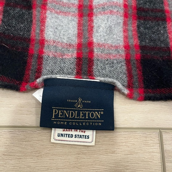 Pendleton Plaid Wool Blanket Fringes Made in USA 65”x48” - Picture 5 of 7